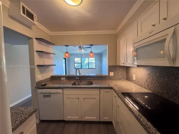 1000 River Reach Dr #302, Fort Lauderdale, FL 33315