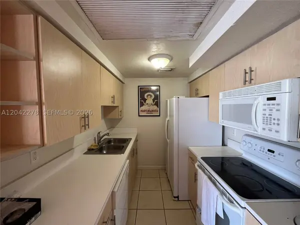 1185 Marseille Dr #309, Miami Beach, FL 33141