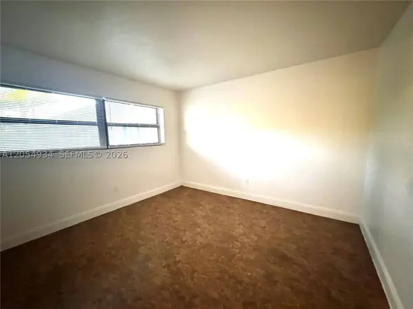 1525 NE 135th St #14, North Miami, FL 33161