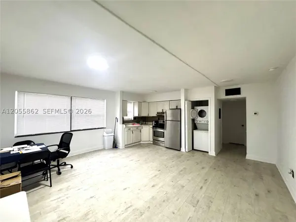 1525 NE 135th St #4, North Miami, FL 33161
