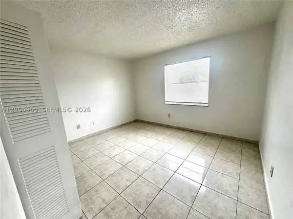 888 NE 132nd St #207, North Miami, FL 33161