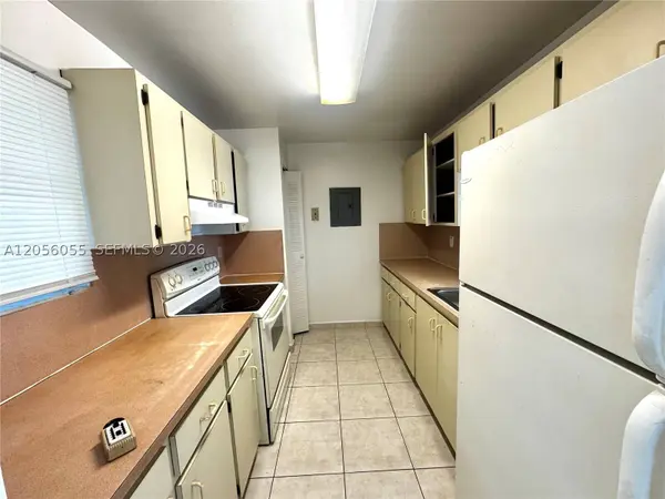 888 NE 132nd St #207, North Miami, FL 33161