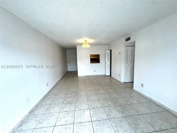 888 NE 132nd St #207, North Miami, FL 33161