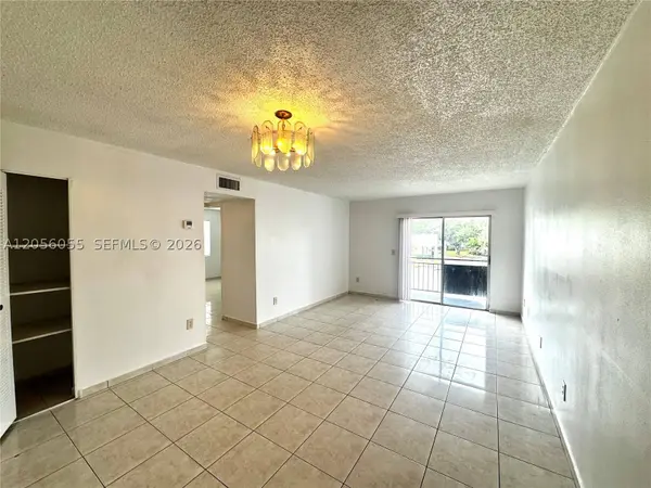 888 NE 132nd St #207, North Miami, FL 33161