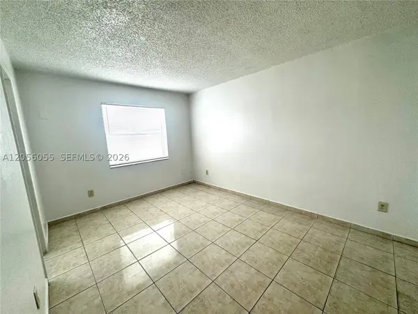 888 NE 132nd St #207, North Miami, FL 33161
