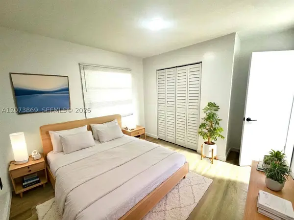 888 NE 132nd St #206, North Miami, FL 33161