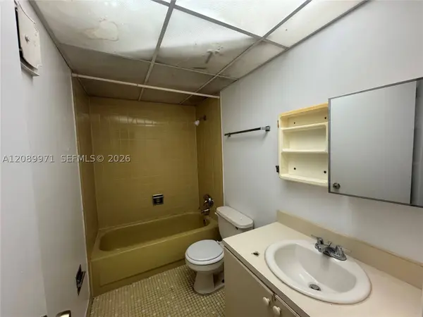 888 NE 132nd St #205, North Miami, FL 33161