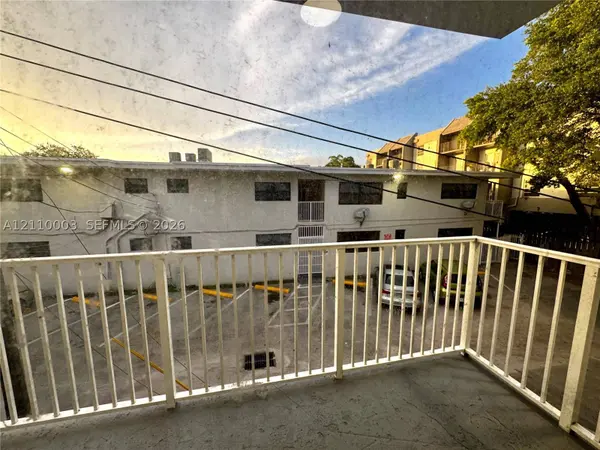 1525 NE 135th St #14, North Miami, FL 33161