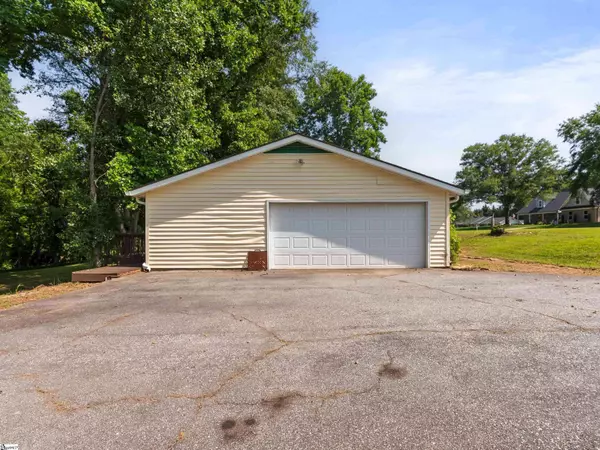 113 Commodore Drive, Duncan, SC 29334