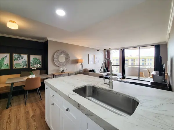 3525 Sage RD #908, Houston, TX 77056
