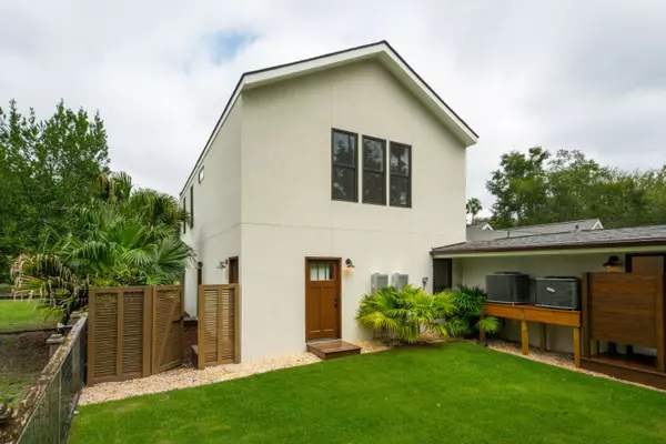 924 White Point Blvd, Charleston, SC 29412