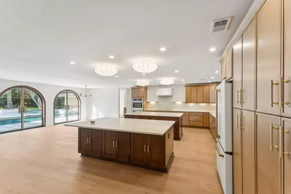 924 White Point Blvd, Charleston, SC 29412