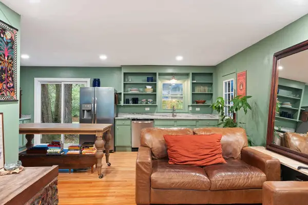 930 Julia St, Charleston, SC 29412