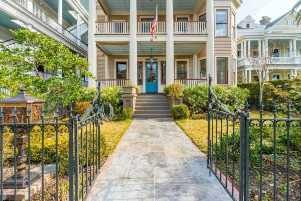 66 Rutledge Ave, Charleston, SC 29401