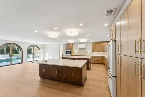 924 White Point Blvd, Charleston, SC 29412