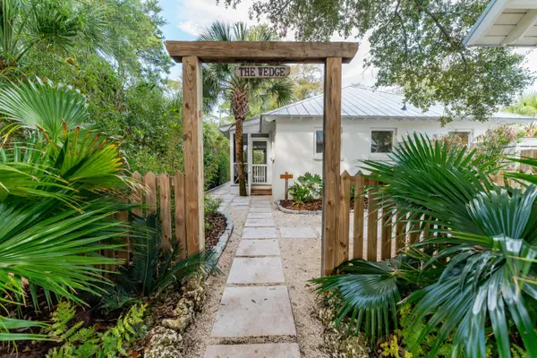 1 Red Sunset Ln, Folly Beach, SC 29439