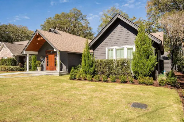 1020 S Shem Dr, Mount Pleasant, SC 29464