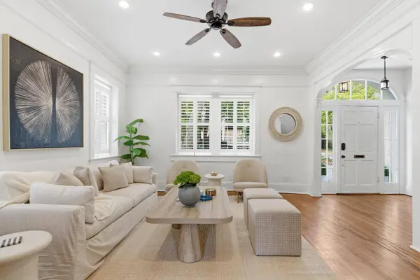 87 1/2 1/4 Warren St, Charleston, SC 29403