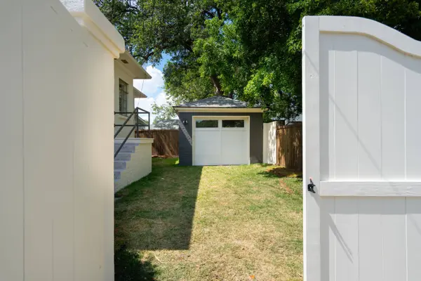 924 Ashley Ave, Charleston, SC 29403