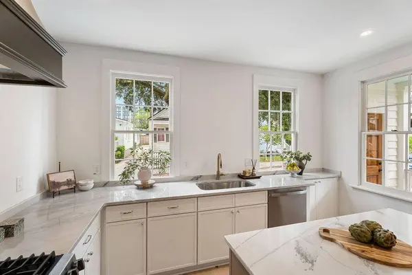 20 Addison St, Charleston, SC 29403
