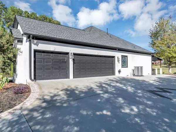 163 Glen Eagle WAY, Mcdonough, GA 30253