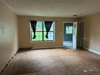 305 Creighton AVE, Scottdale, GA 30079