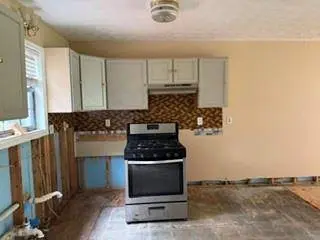 305 Creighton AVE, Scottdale, GA 30079