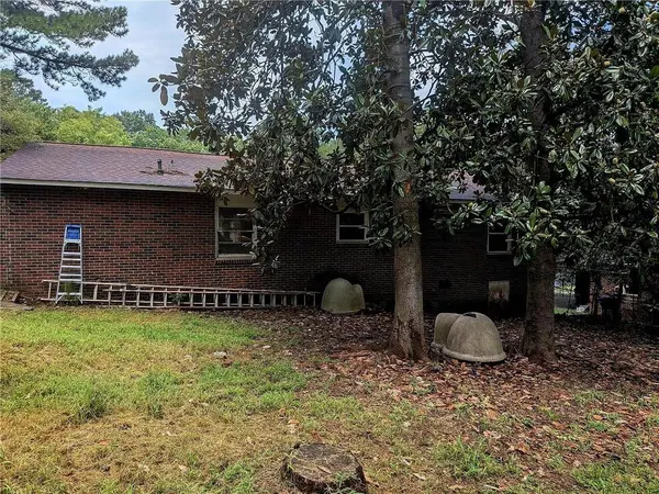 127 Ellendale LN NW, Atlanta, GA 30318