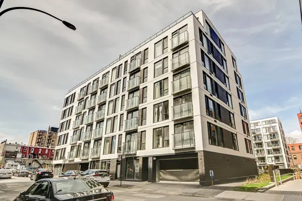 385 Rue St-Martin #204, Montréal (le Sud-ouest), QC H3J0C6