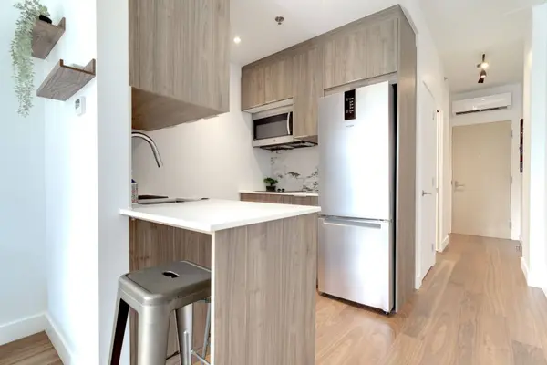 385 Rue St-Martin #204, Montréal (le Sud-ouest), QC H3J0C6