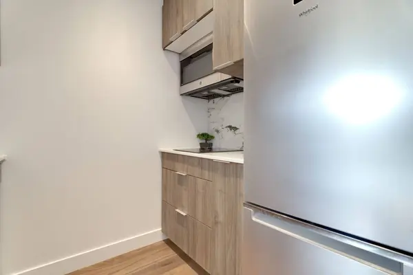 385 Rue St-Martin #204, Montréal (le Sud-ouest), QC H3J0C6