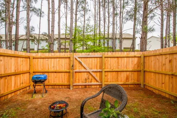 6096 Oakley Rd, Union City, GA 30291-2508