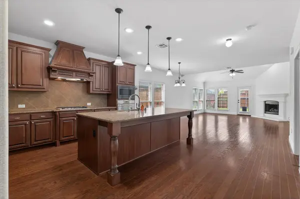 9626 Lance DR, City, TX 75035
