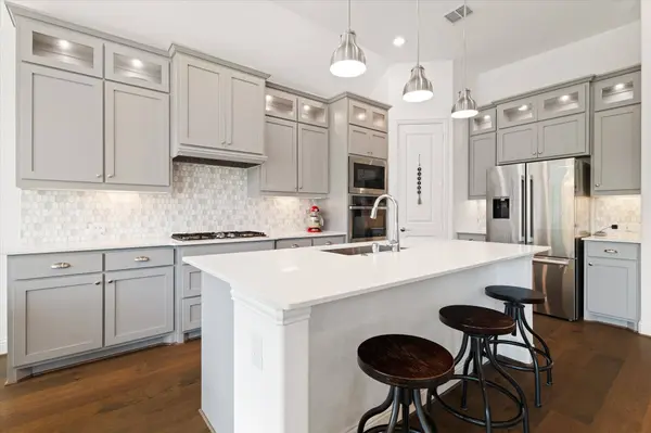 302 Dove Falls DR, Argyle, TX 76226