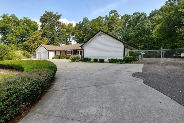 3605 Shallowford RD, Marietta, GA 30062