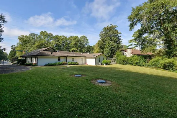 3605 Shallowford RD, Marietta, GA 30062