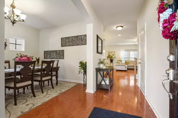 5449 Kings River Dr, North Charleston, SC 29420