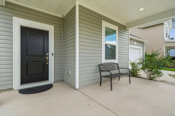 94 Red Bluff St, Summerville, SC 29483