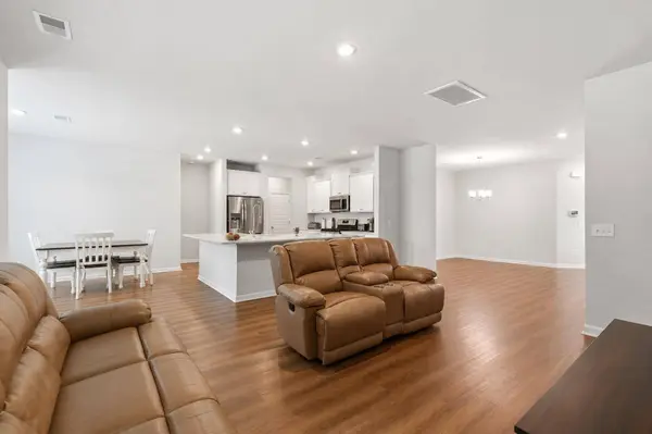 94 Red Bluff St, Summerville, SC 29483