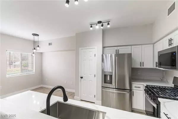 9303 Gilcrease AVE #1215, Las Vegas, NV 89149