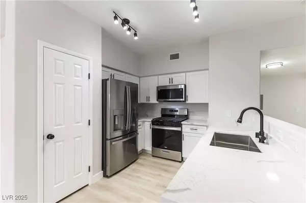 9303 Gilcrease AVE #1215, Las Vegas, NV 89149