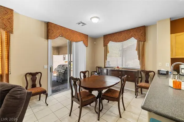 9332 Longhorn Falls CT, Las Vegas, NV 89149
