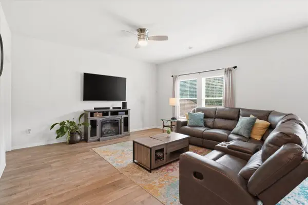 517 Spanish Wells Rd, Summerville, SC 29486