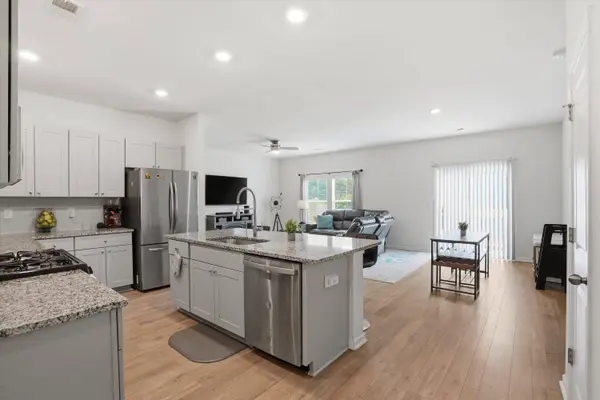 517 Spanish Wells Rd, Summerville, SC 29486