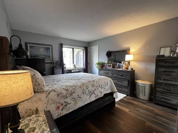 30 Bayberry LN, South Burlington, VT 05403