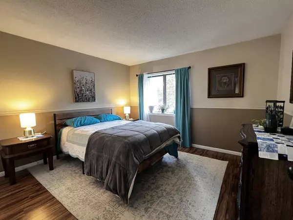 30 Bayberry LN, South Burlington, VT 05403