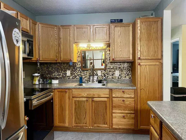 30 Bayberry LN, South Burlington, VT 05403