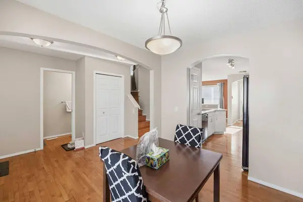 252 Saddlecrest Blvd NE, Calgary, AB T3J 5L6