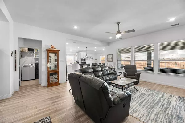 614 Creekview Lane, Lavon, TX 75173