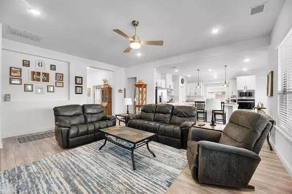 614 Creekview Lane, Lavon, TX 75173